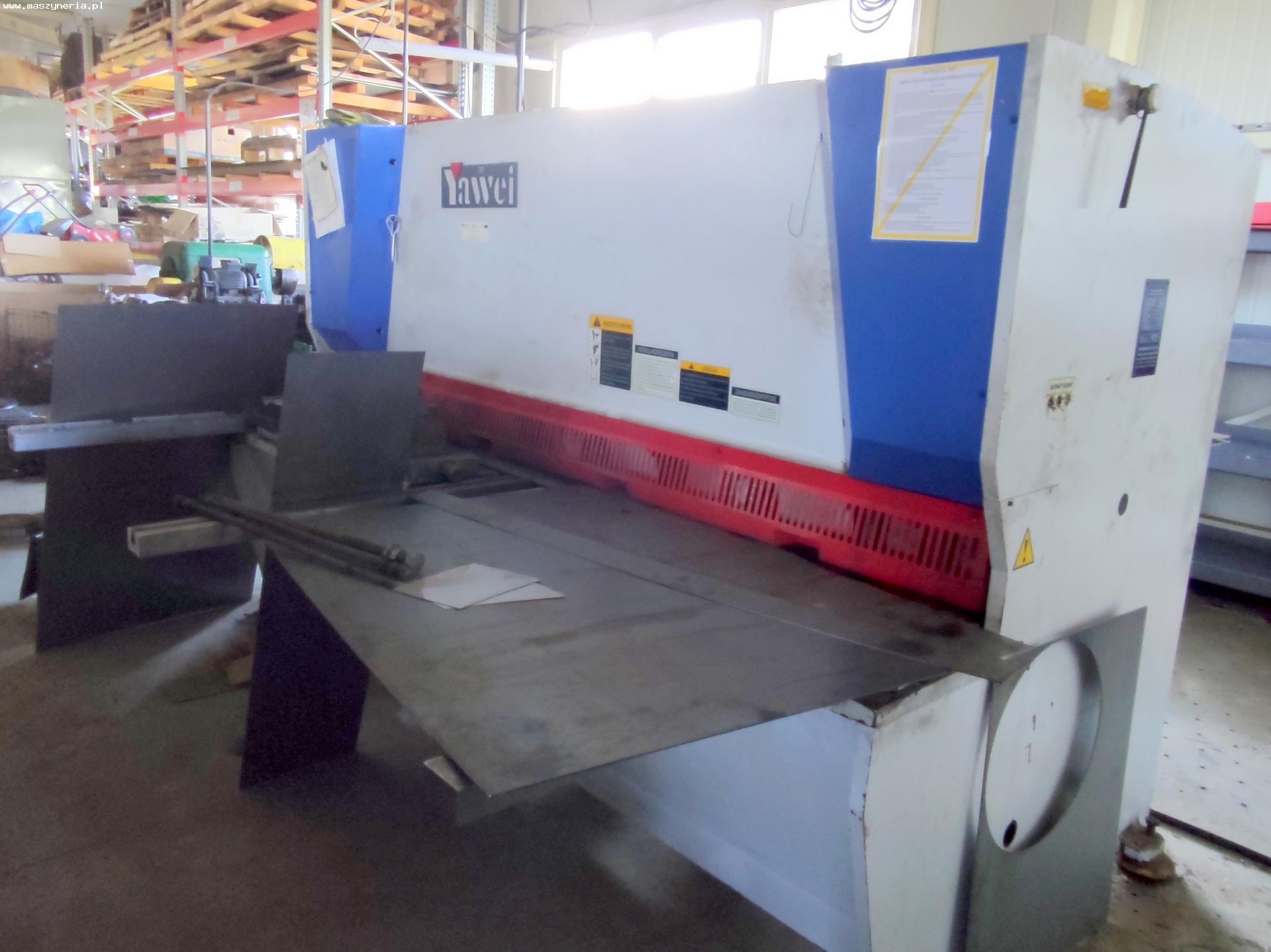 Cesoie a ghigliottina YAWEI L6SK 6X2500 in vendita - foto 3